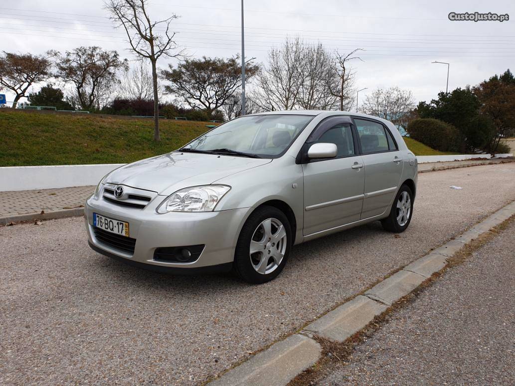 Toyota Corolla 1.4 VVT-i Hatchback Maio/06 - à venda -