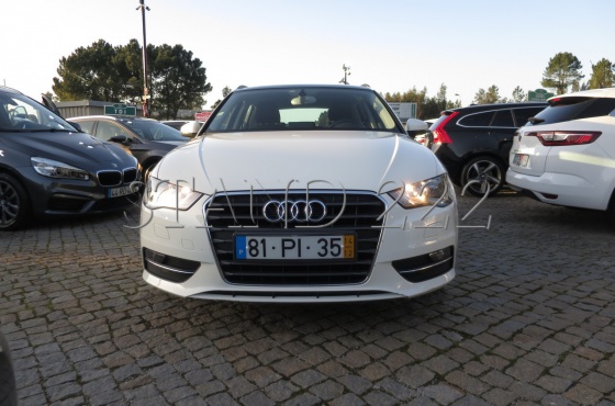 Audi A3 Sportback 1.6 TDi Advance S tronic (GPS) - Stand