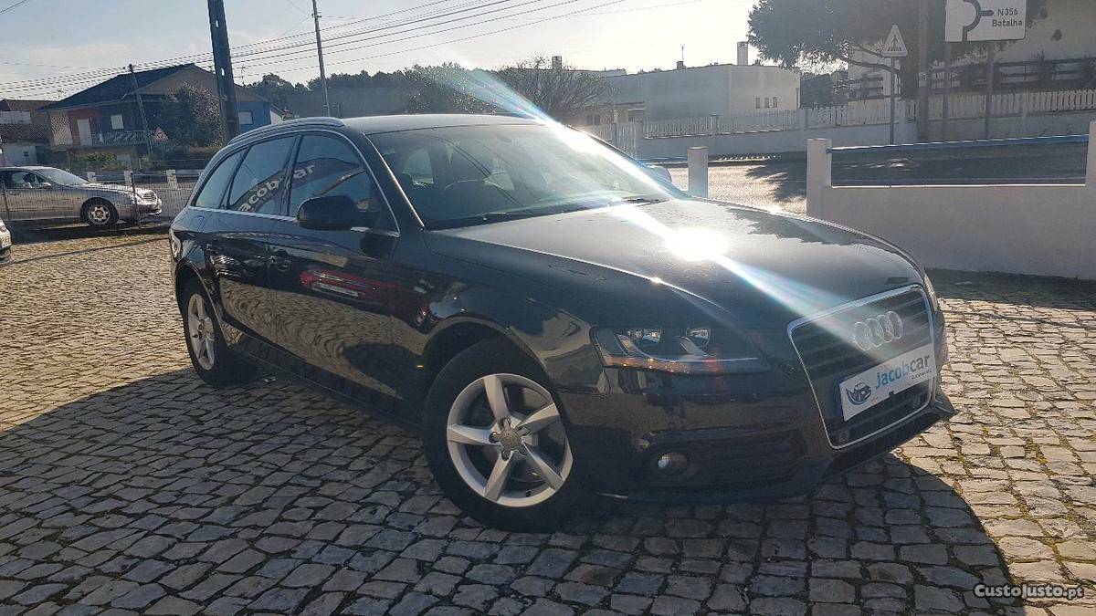 Audi A4 AVANT 2.0 TDI 170CV Março/10 - à venda - Ligeiros