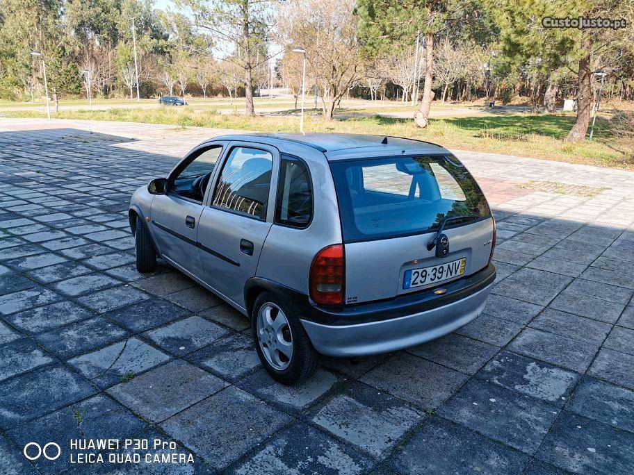 Opel Corsa 1.5TD c/d. assistida Julho/99 - à venda -