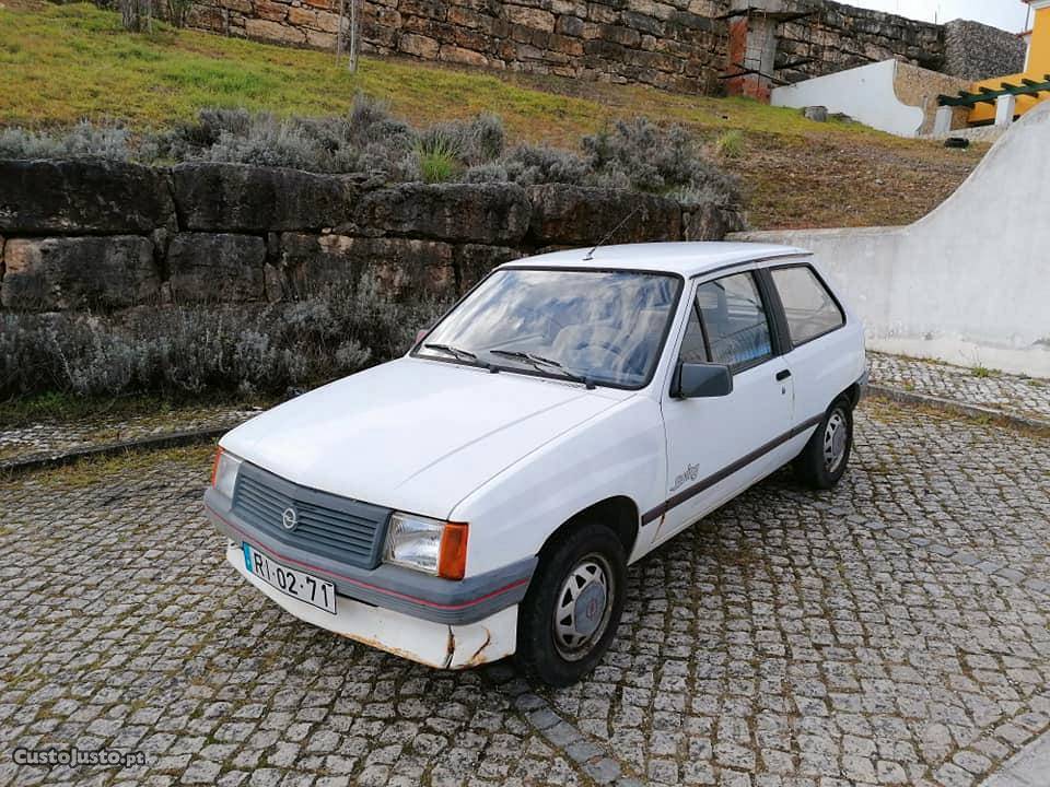 Opel Corsa A 1.0 Swing Março/89 - à venda - Ligeiros