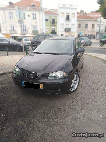 Seat Ibiza V Maio/05 - à venda - Ligeiros