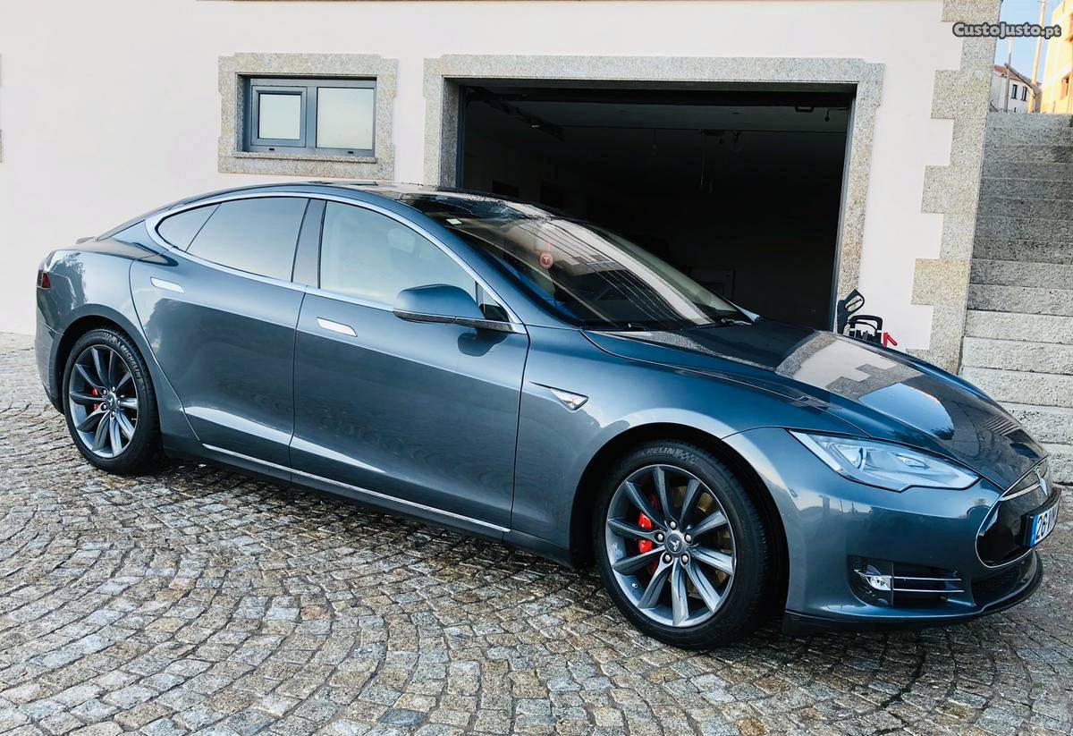 Tesla Model S P CV Março/14 - à venda - Ligeiros