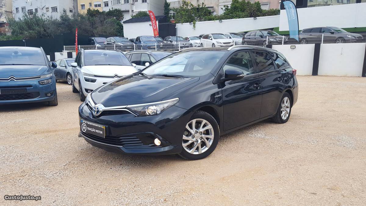 Toyota Auris 1.8 Hybrid Touring Outubro/16 - à venda -