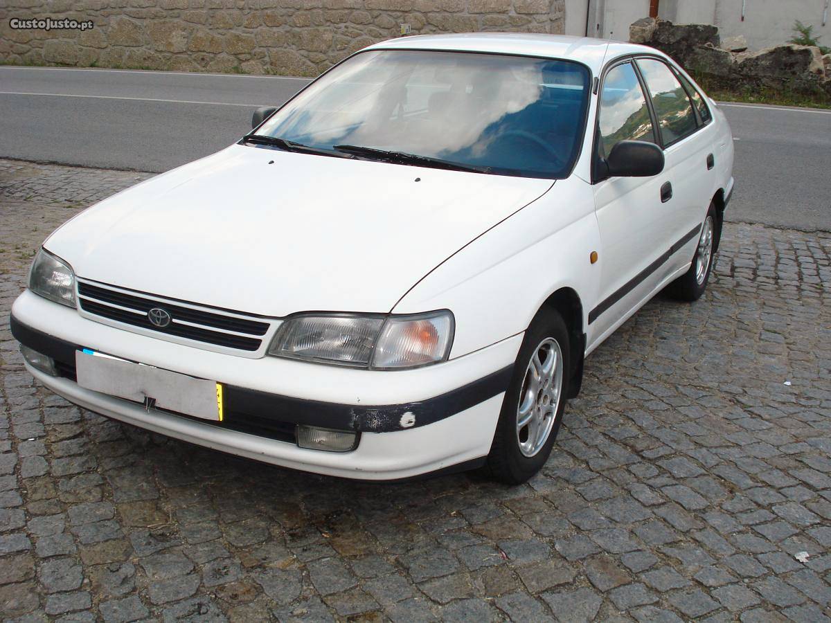 Toyota Carina  i GLI 115CV Julho/94 - à venda -