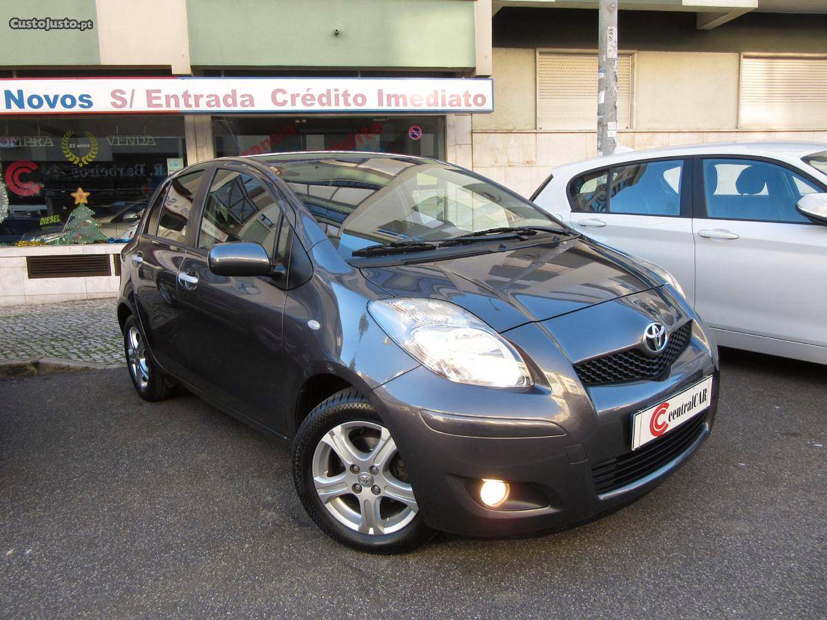 Toyota Yaris 1.0 VVT-i High Pack Junho/11 - à venda -