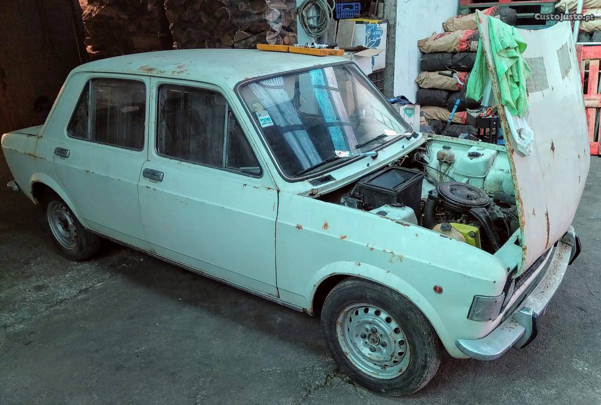 Fiat  Outubro/80 - à venda - Ligeiros Passageiros,