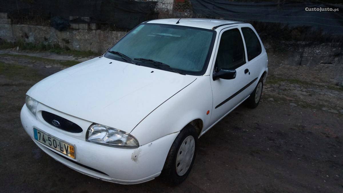 Ford Fiesta 1.8d van jeitosa Outubro/98 - à venda -