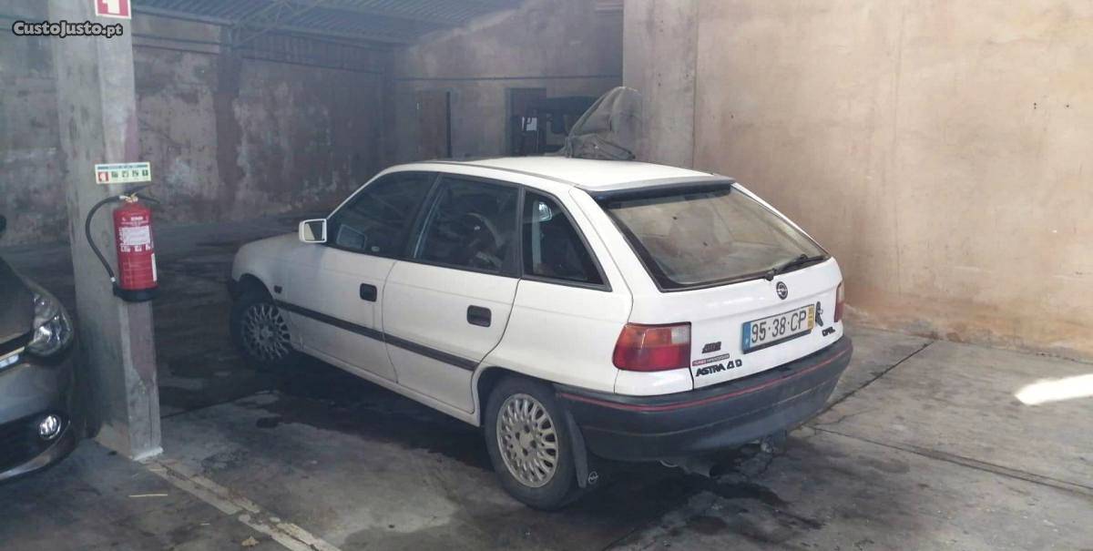 Opel Astra 17 tds Outubro/93 - à venda - Ligeiros