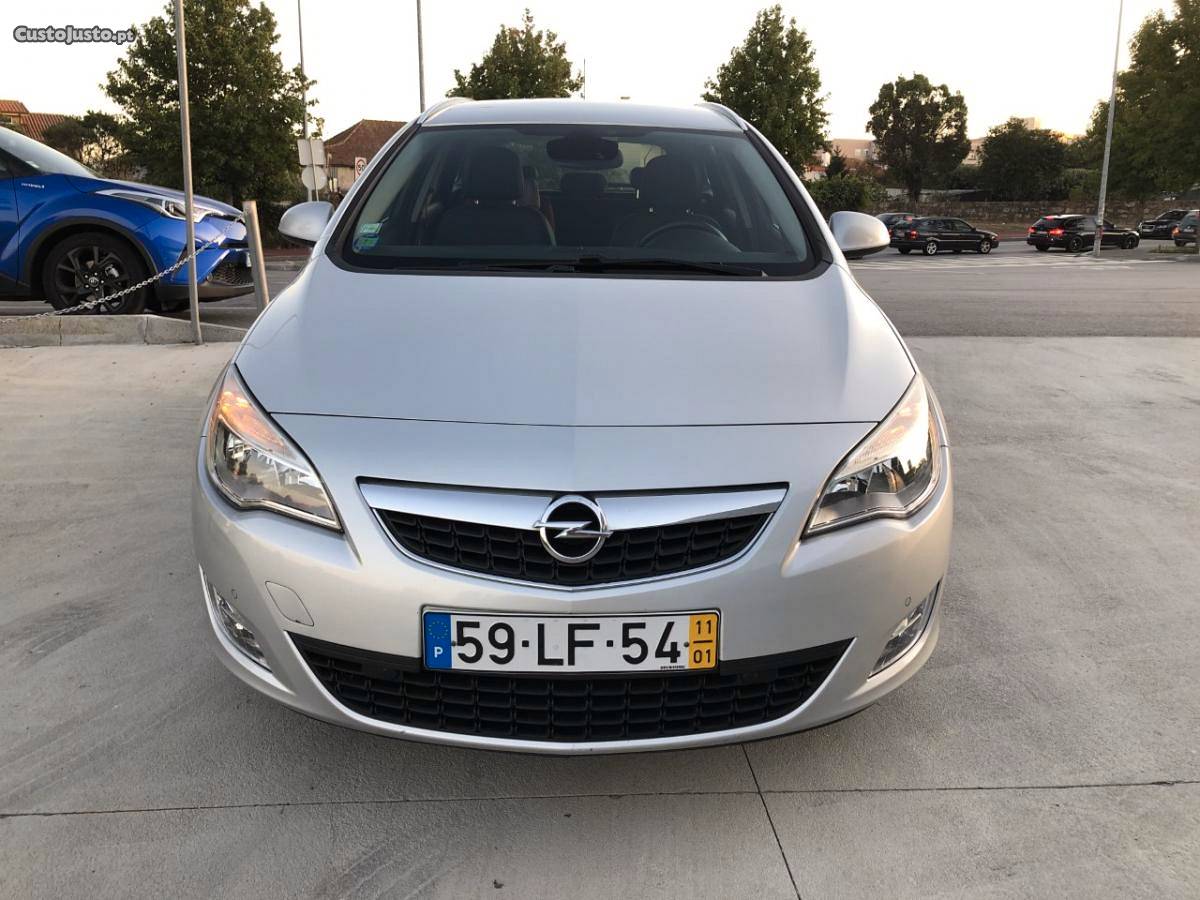 Opel Astra cosmo sportourer Janeiro/11 - à venda - Ligeiros