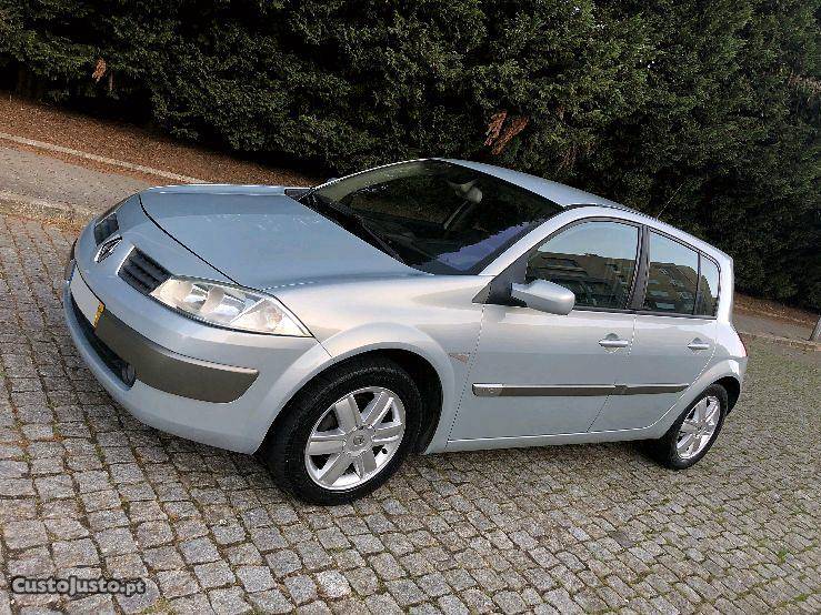 Renault Mégane Dynamique Luxe Fevereiro/04 - à venda -
