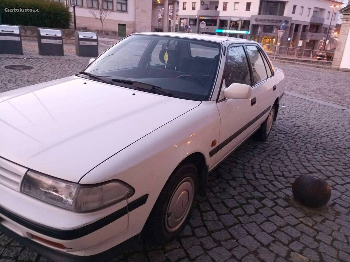 Toyota Carina v Junho/88 - à venda - Ligeiros