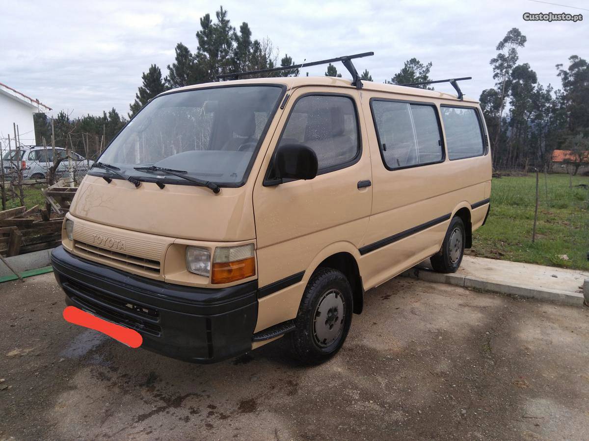 Toyota HiAce 9 lugares Agosto/90 - à venda - Comerciais /