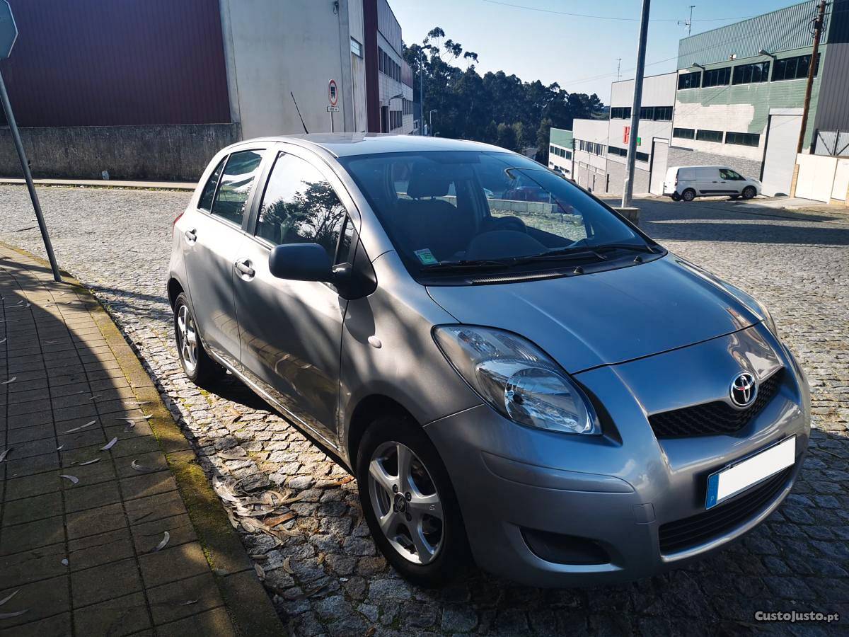 Toyota Yaris NLP90L Março/10 - à venda - Ligeiros