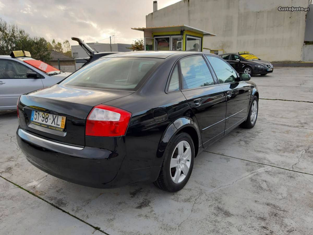 Audi A4 1.9 TDI 130CV IMPÉC Outubro/01 - à venda -