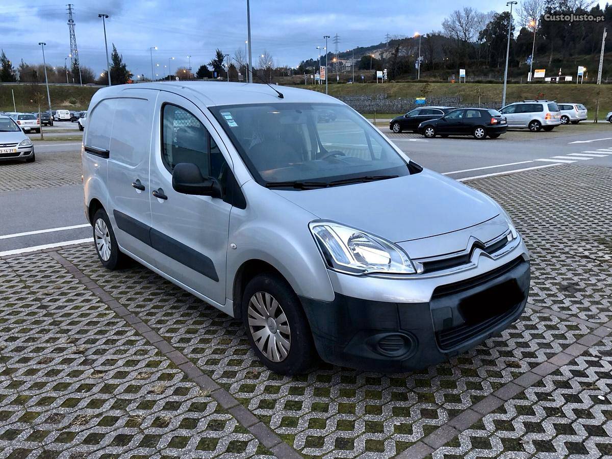 Citroën Berlingo 1.6 HDI Fevereiro/13 - à venda -