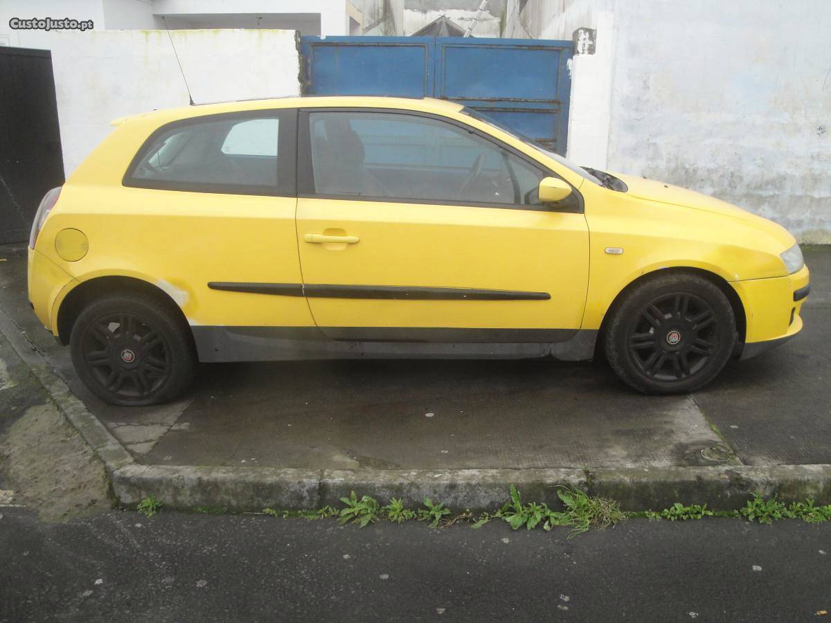 Fiat fiat estilio 1.6 Março/02 - à venda - Ligeiros