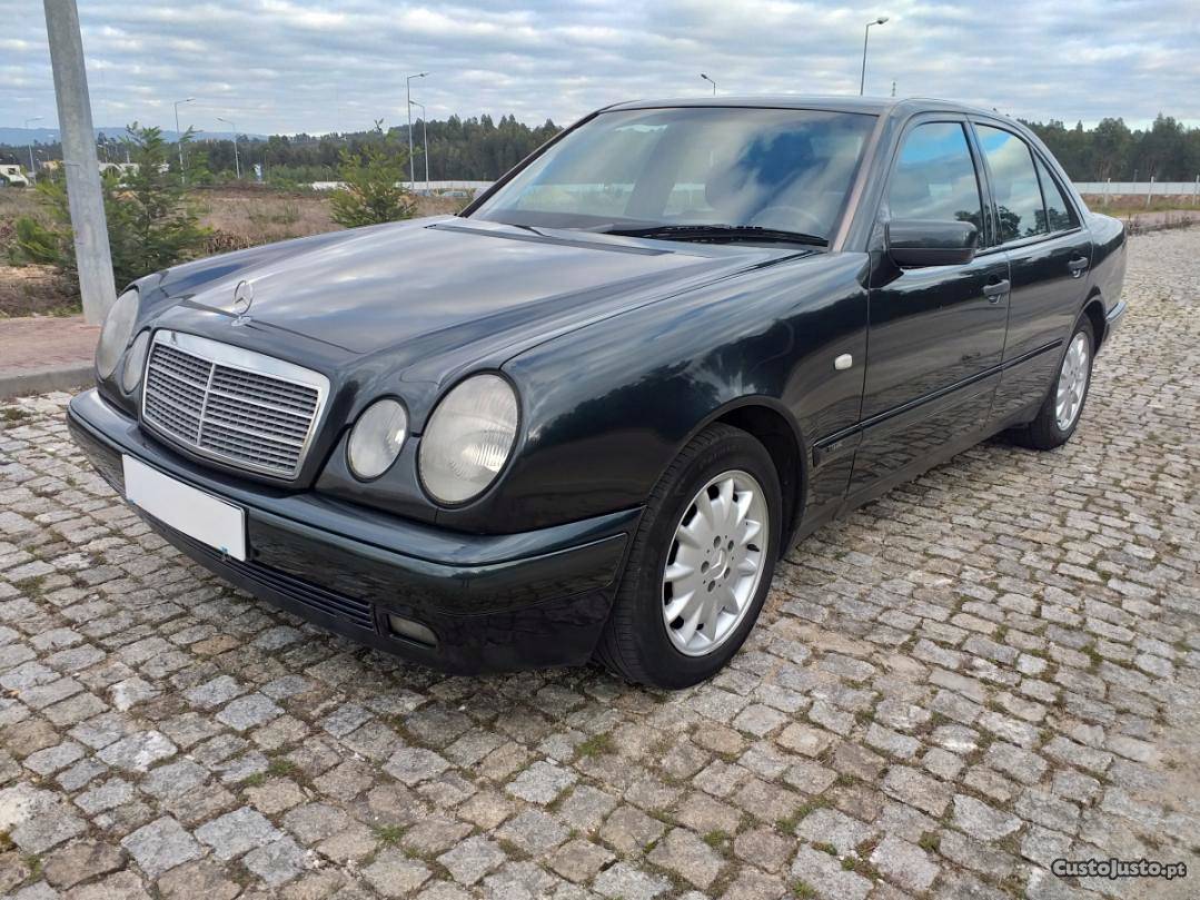 Mercedes-Benz E  GPL Outubro/97 - à venda -