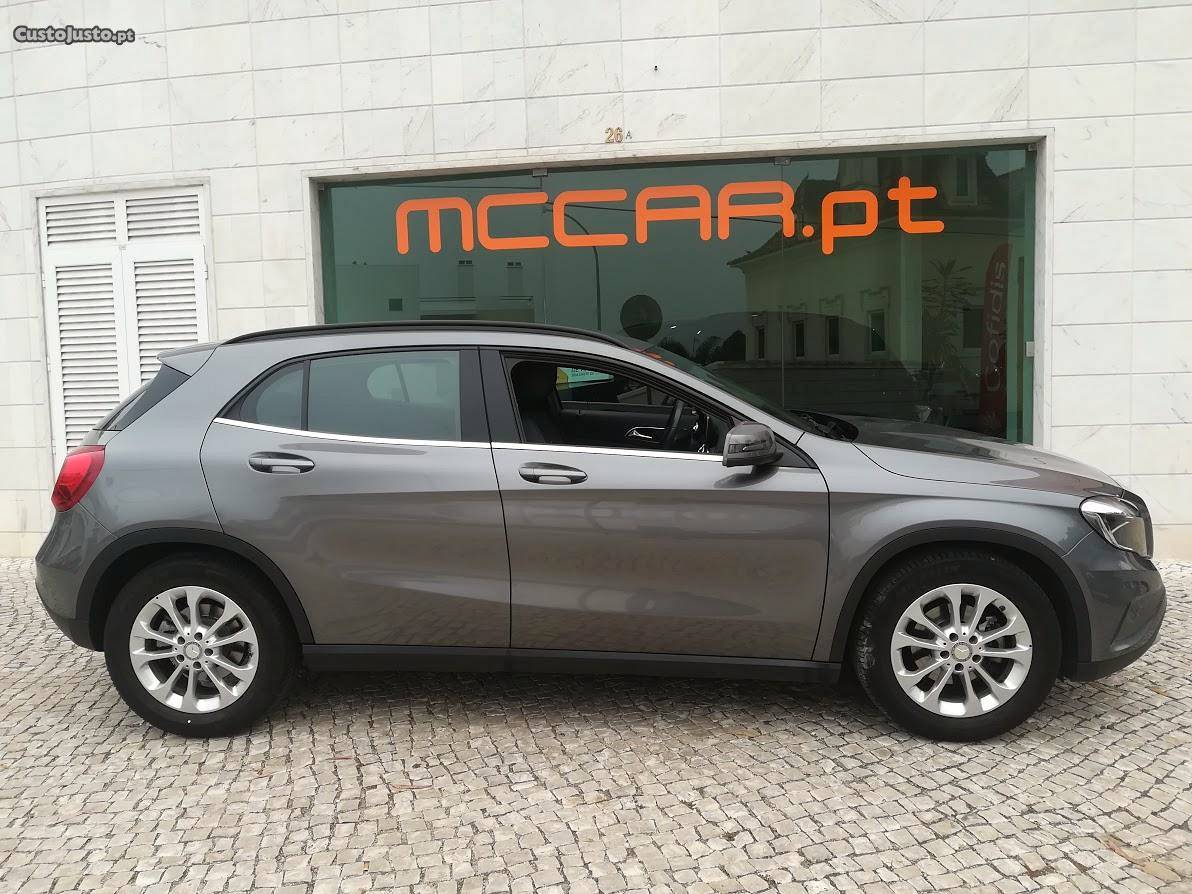 Mercedes-Benz GLA 180 CDI Style Março/15 - à venda -