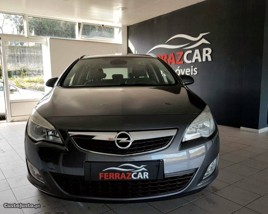 Opel Astra 1.7 CDTI COSMO125 CV Fevereiro/11 - à venda -