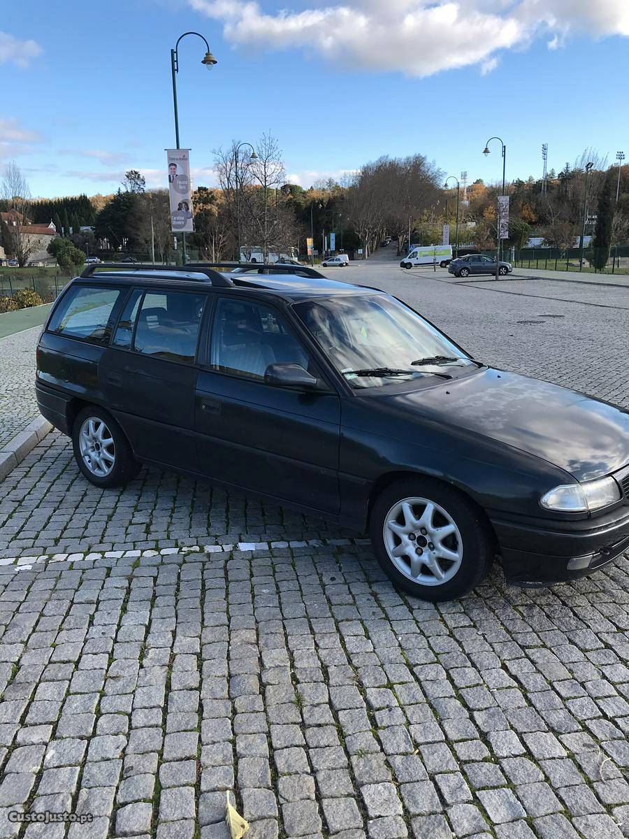 Opel Astra Caravan 1.7 TD Janeiro/95 - à venda - Ligeiros