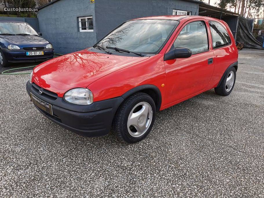 Opel Corsa 1.5 TD Outubro/96 - à venda - Ligeiros