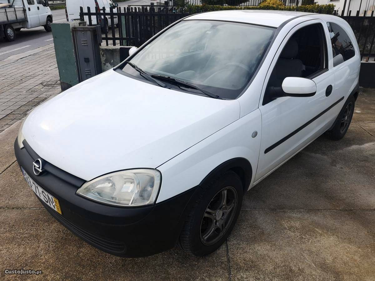 Opel Corsa 1.7 Di Van Novembro/01 - à venda - Comerciais /