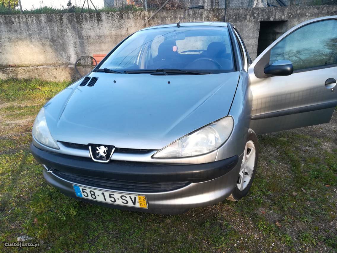 Peugeot .D 5 lugares ac Janeiro/02 - à venda -