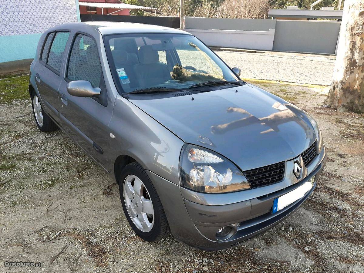 Renault Clio 1.2i 16v Expression Julho/01 - à venda -