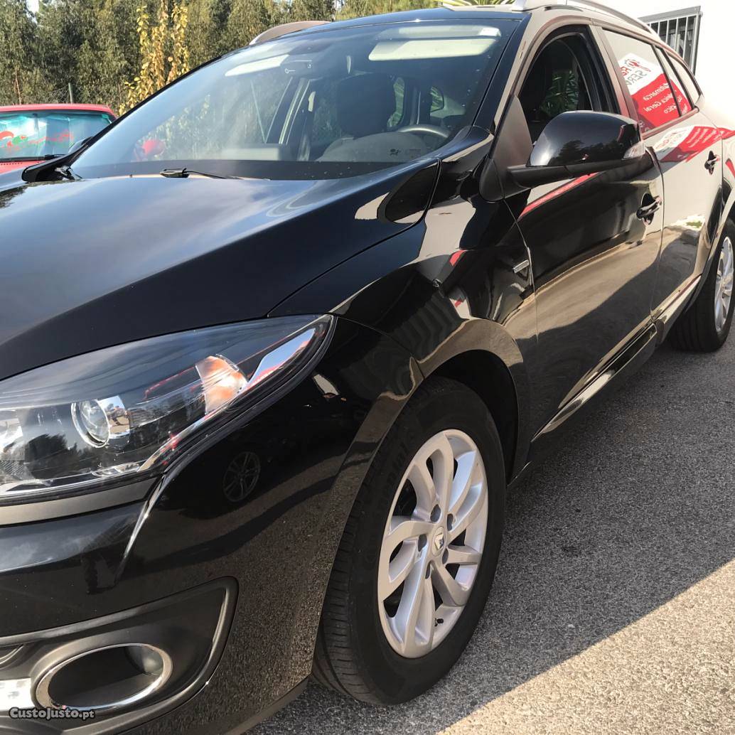 Renault Mégane Limited Delux Junho/15 - à venda - Ligeiros