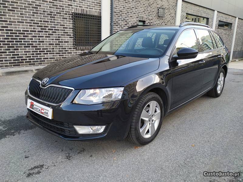 Skoda Octavia Break 1.6 TDI Maio/16 - à venda - Ligeiros