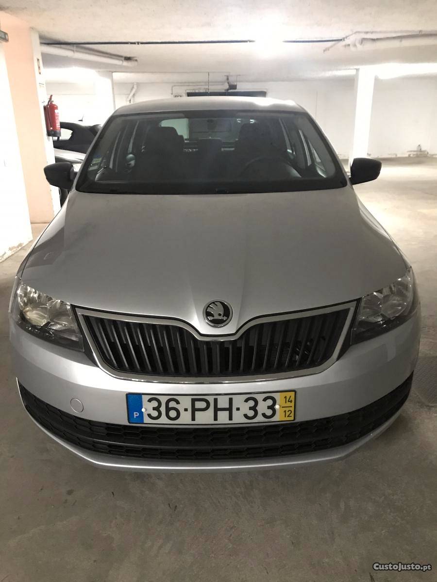 Skoda Rapid  tdi Dezembro/14 - à venda - Ligeiros