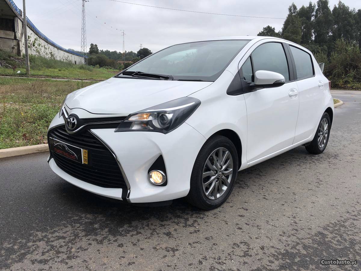 Toyota Yaris VVTI Pack C.+ Style Maio/17 - à venda -