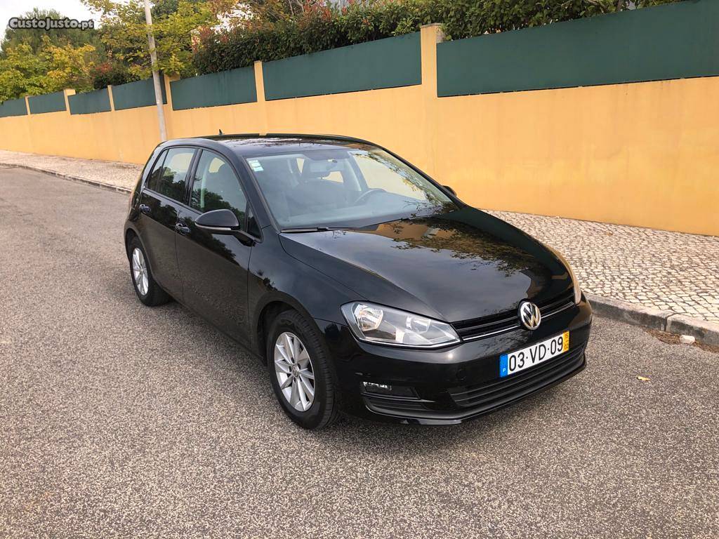 VW Golf Automatic Abril/15 - à venda - Ligeiros