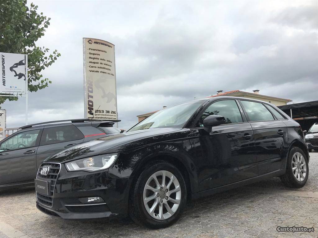 Audi A3 SportBack Julho/16 - à venda - Ligeiros