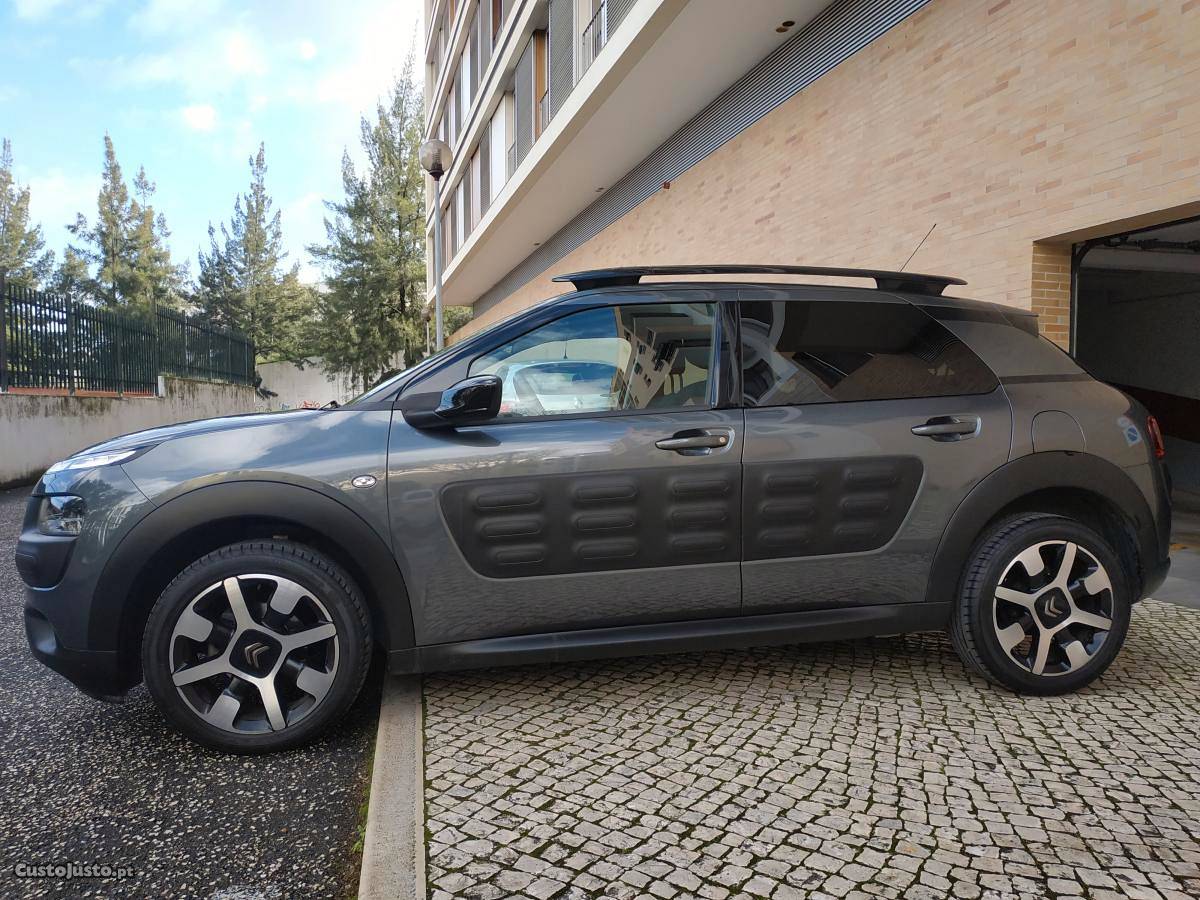 Citroën C4 Cactus 1.2 PURETECH Março/17 - à venda -