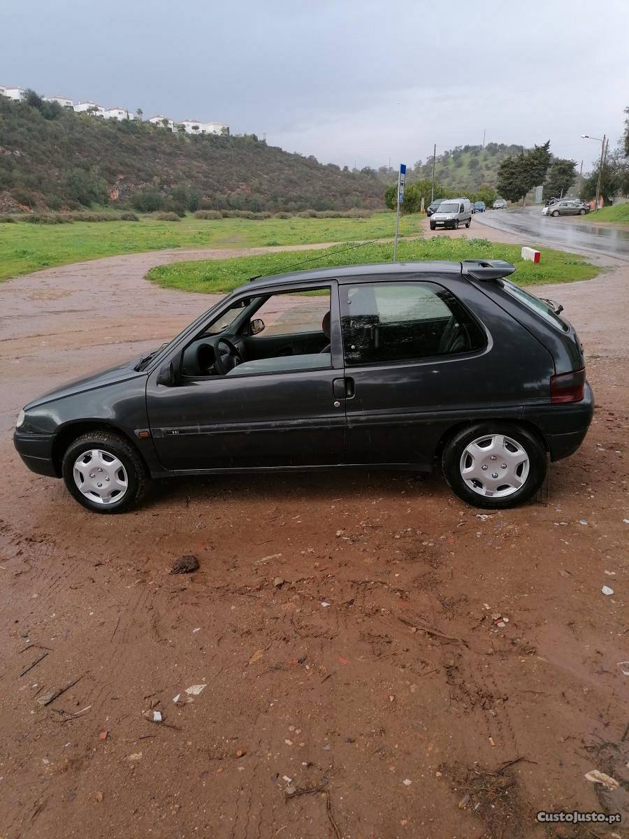 Citroën Saxo 1,1 Abril/97 - à venda - Ligeiros