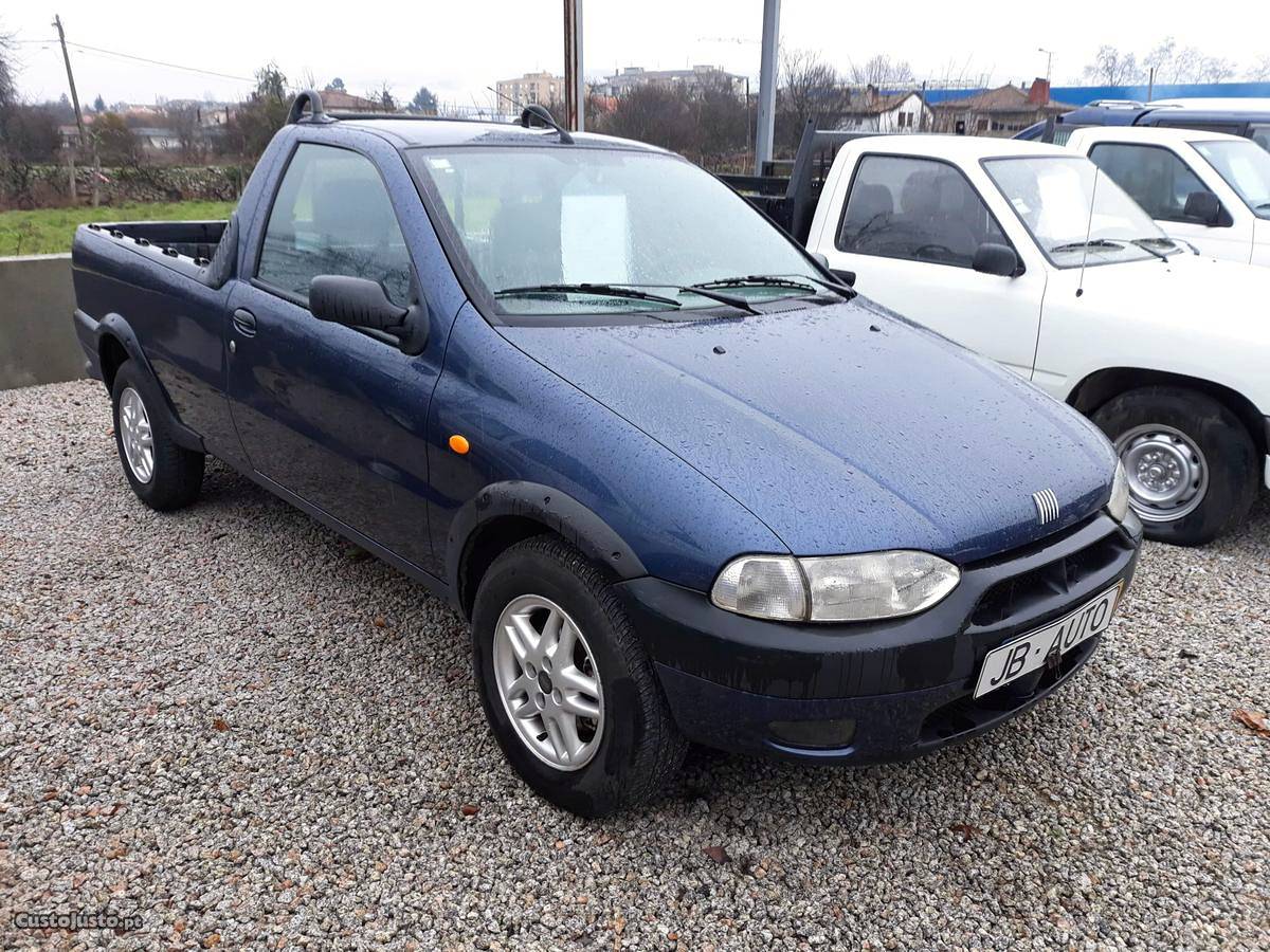 Fiat Strada Pick-Up 1.7 TD Sport Dezembro/00 - à venda -