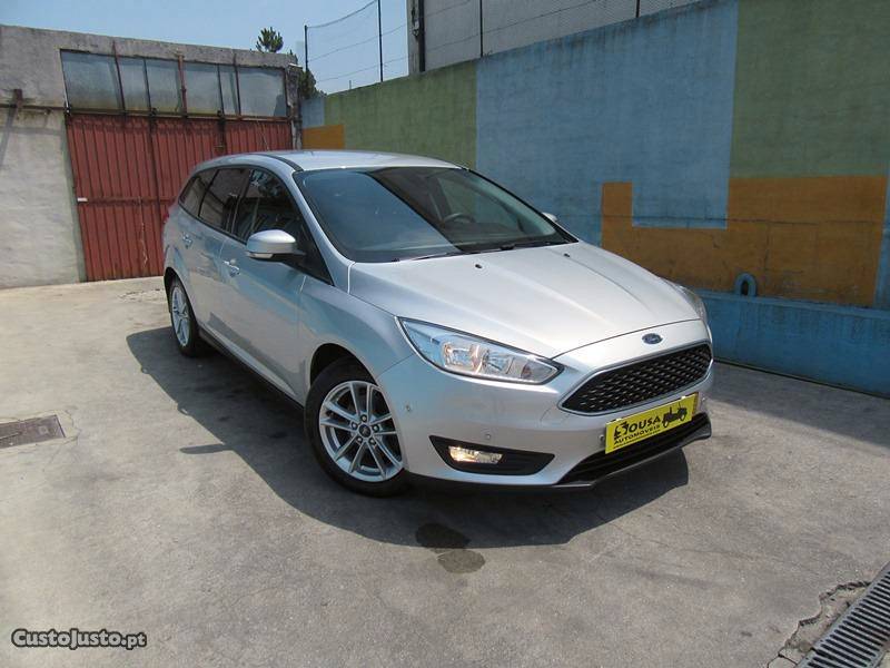 Ford Focus 1.6 TDCI 120cv Titan Fevereiro/16 - à venda -