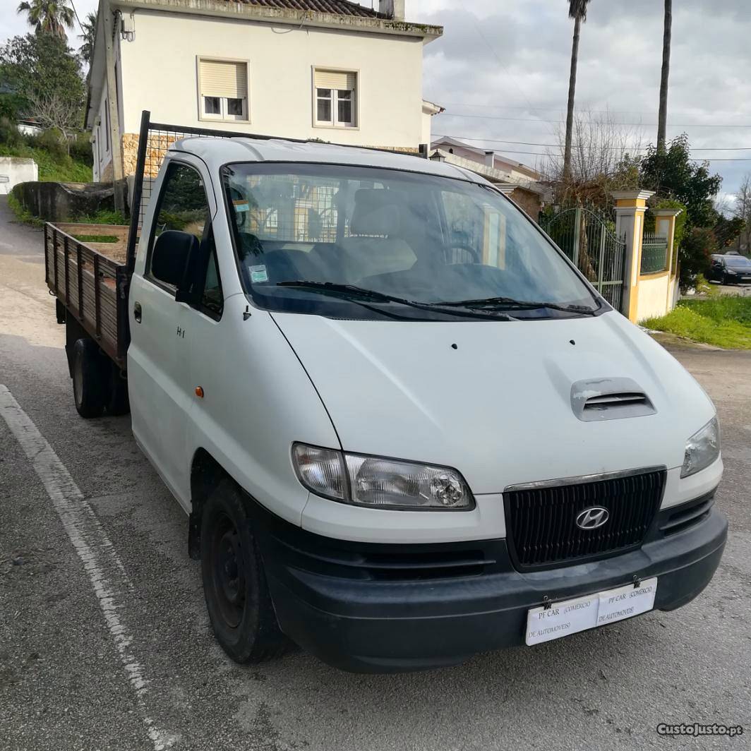 Hyundai H-1 2.5 D 3 Lug Maio/01 - à venda - Pick-up/