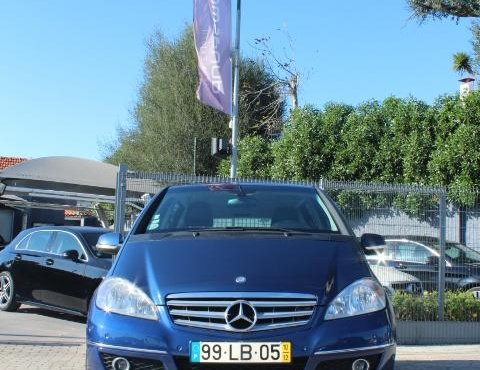 Mercedes-Benz A 180 Avantgarde - M.Cruz & Salvado -