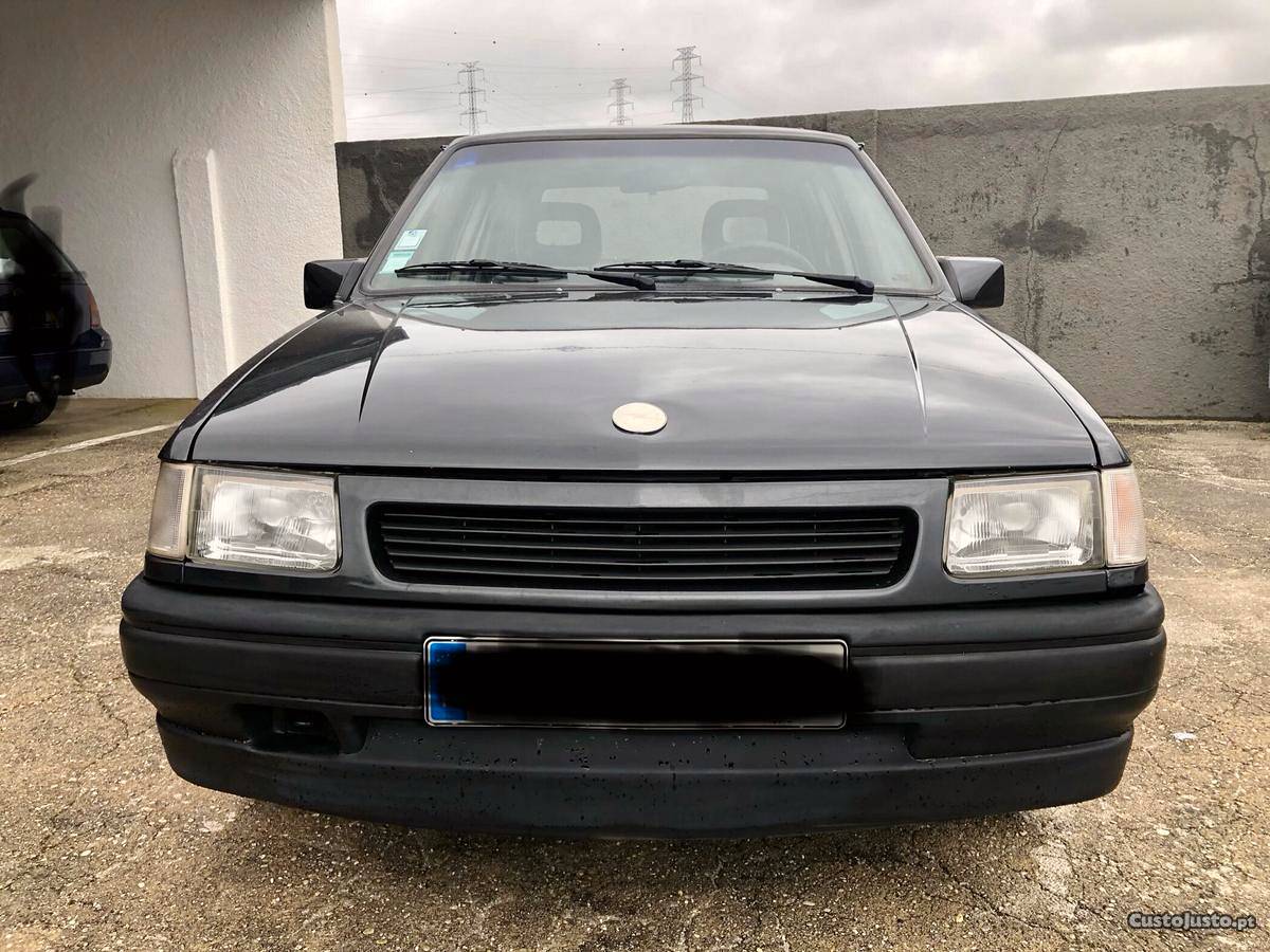 Opel Corsa 1.2 GL Abril/92 - à venda - Ligeiros