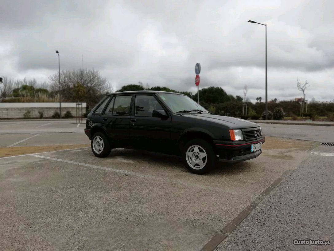 Opel Corsa A 1.2s(cc) Setembro/90 - à venda - Ligeiros