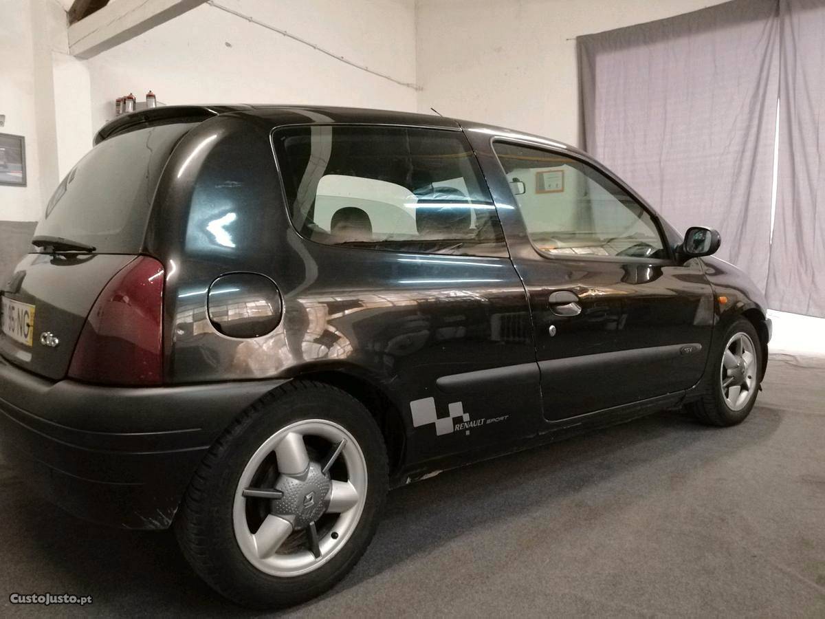 Renault Clio v Maio/99 - à venda - Ligeiros