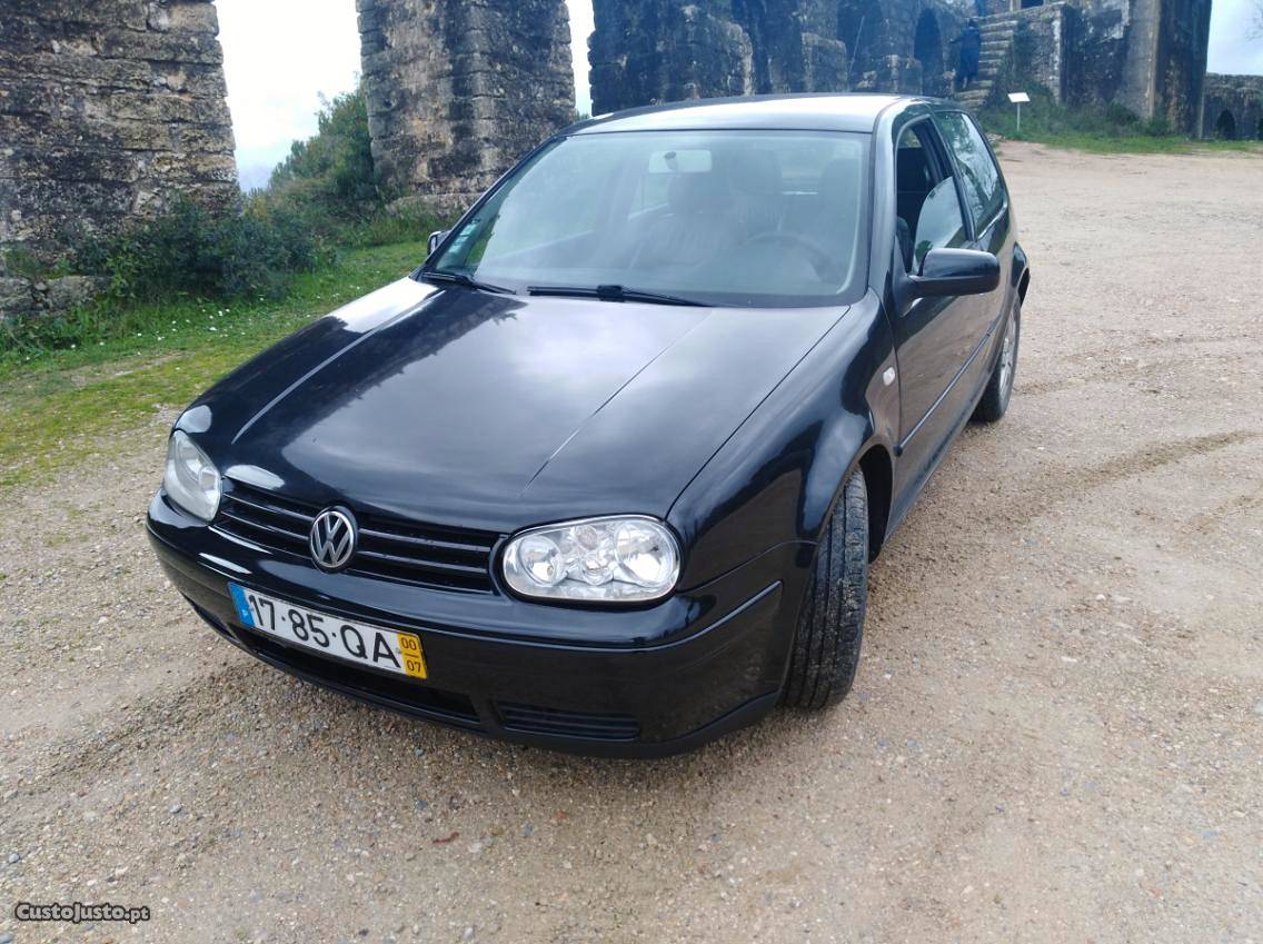 VW Golf  V Julho/00 - à venda - Ligeiros