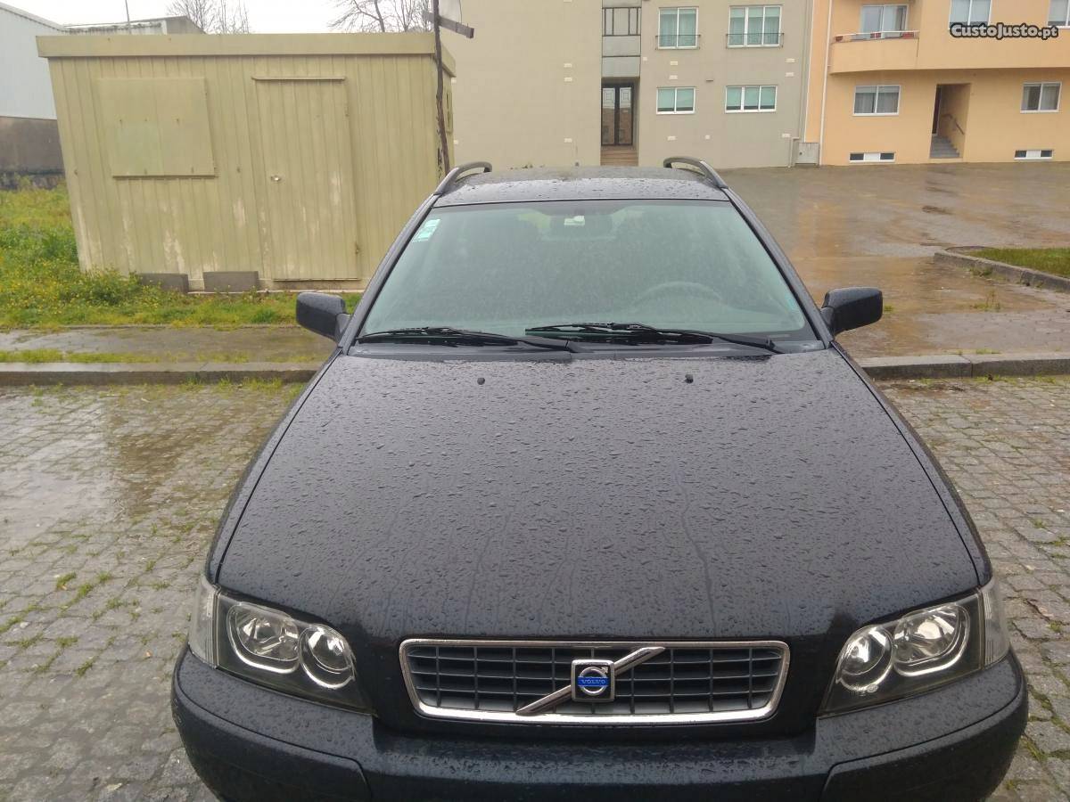 Volvo VD Abril/04 - à venda - Ligeiros Passageiros,