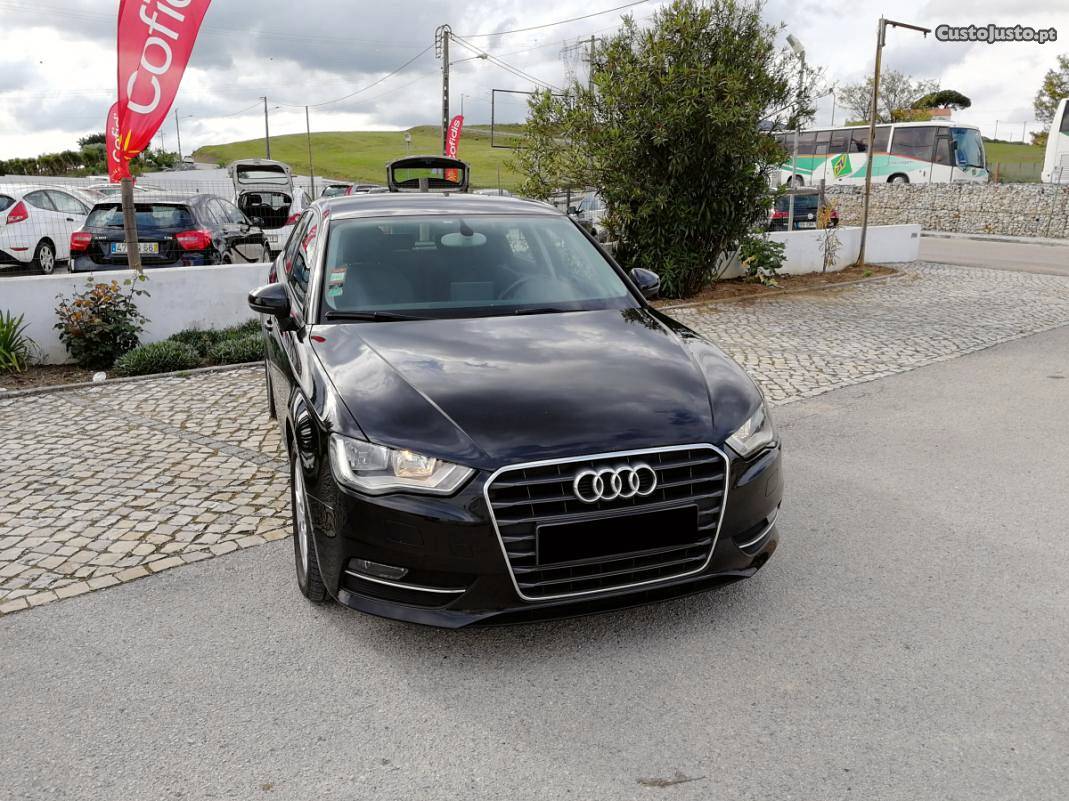 Audi A3 1.6 tdi attracion Dezembro/13 - à venda - Ligeiros