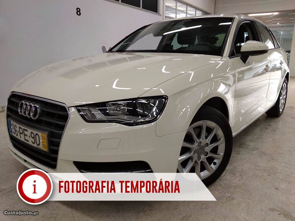 Audi A3 SB 1.6 TDI Attract. Outubro/14 - à venda - Ligeiros