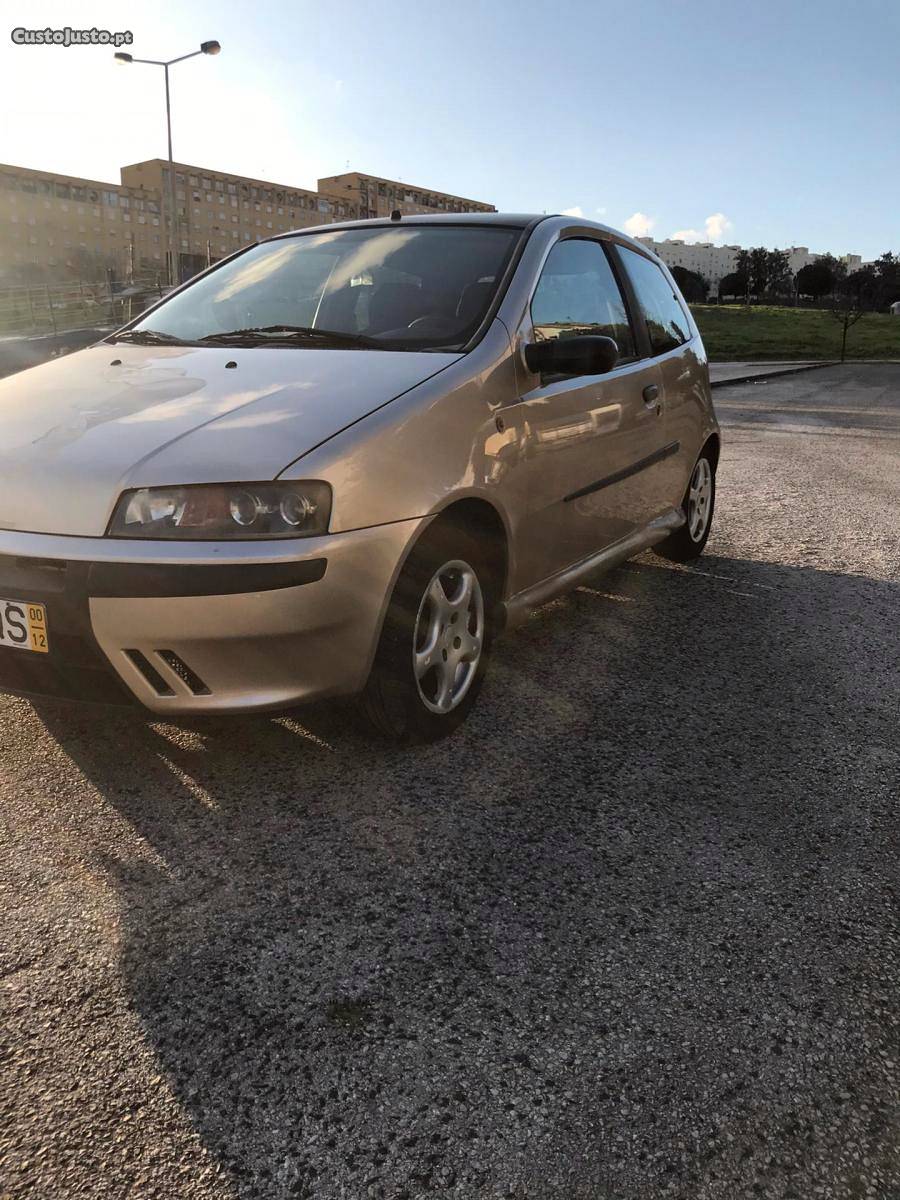 Fiat Punto 1.2 8 v trocas Dezembro/00 - à venda - Ligeiros