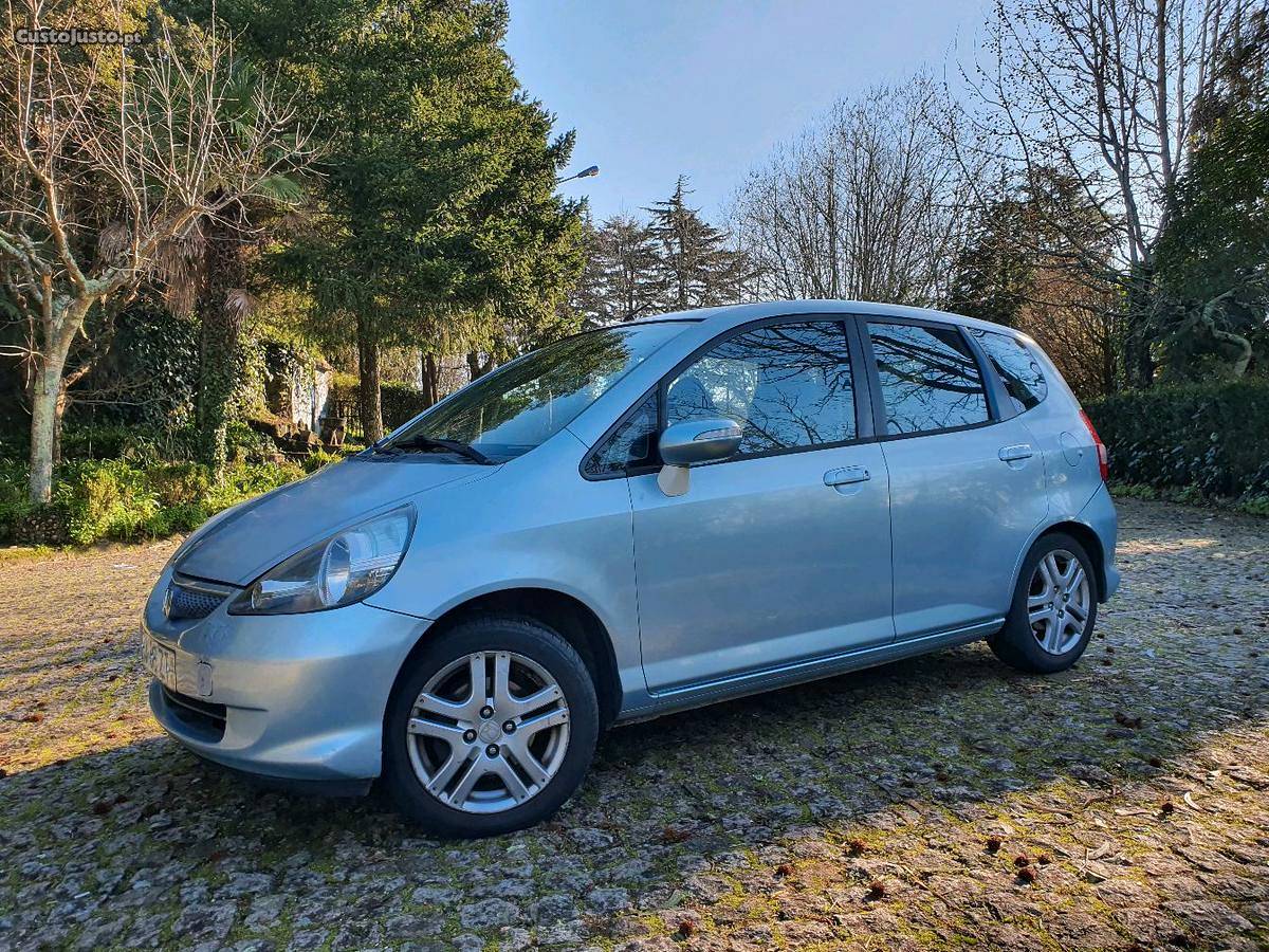 Honda Jazz 1.2 Live Abril/05 - à venda - Ligeiros